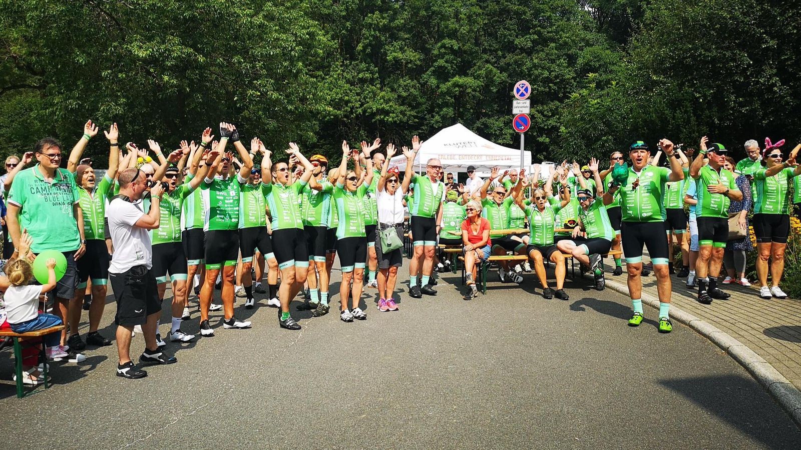 Ennepetal: Henri-Thaler-Verein freut sich über Riesenscheck