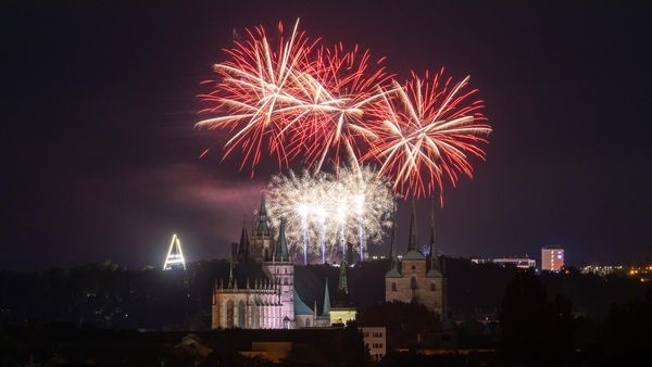 Magische Nacht: Feuerwerk-Show bei Pyro-Games im Heide Park