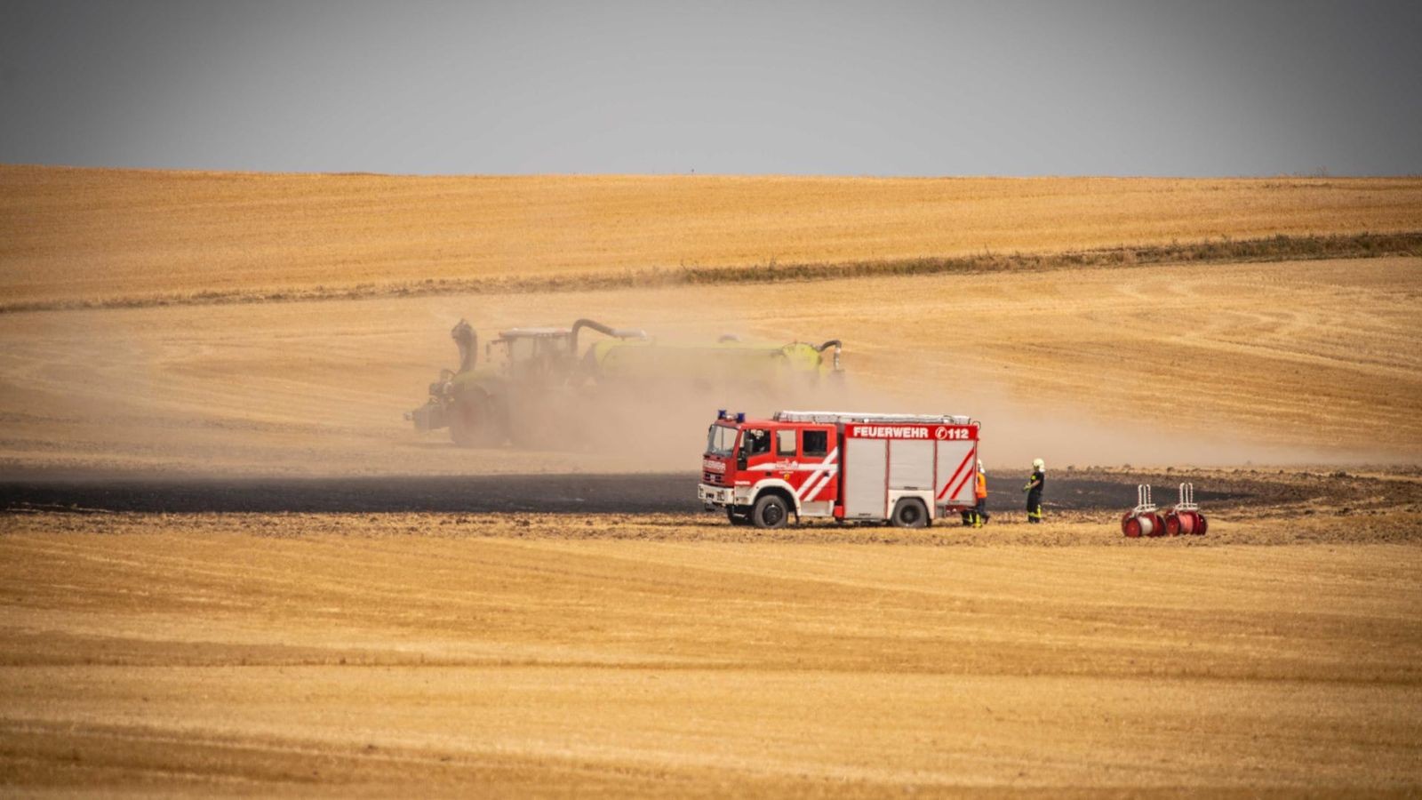 Feld-und-B-schung-bei-Weimar-in-Brand-geraten