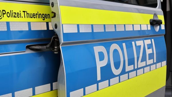 V prometnih nesrečah bili hudo poškodovani motoristi in mopedistka