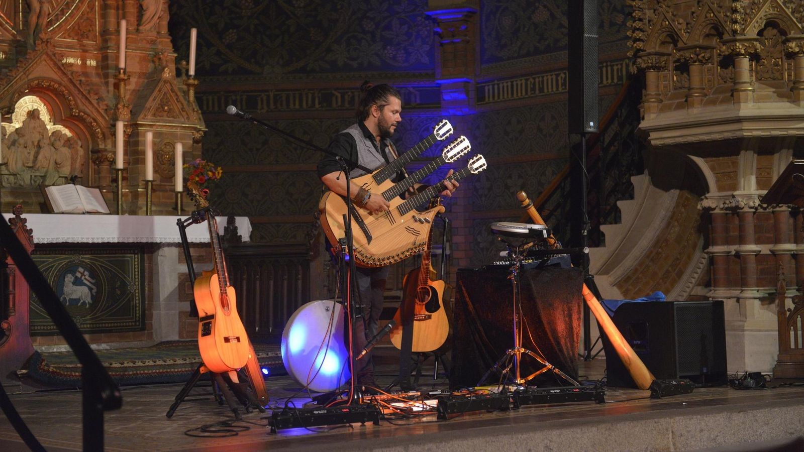 Musikalische-Weltreise-mit-Vicente-Pat-z-und-Instrumenten-Ensemble-in-der-Lutherkirche-Apolda