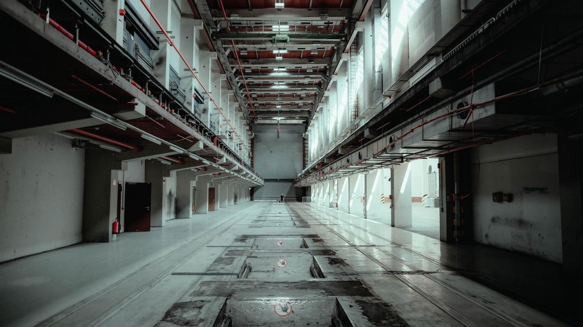 Druckerhallen verwandeln sich in Hardtechno-Club