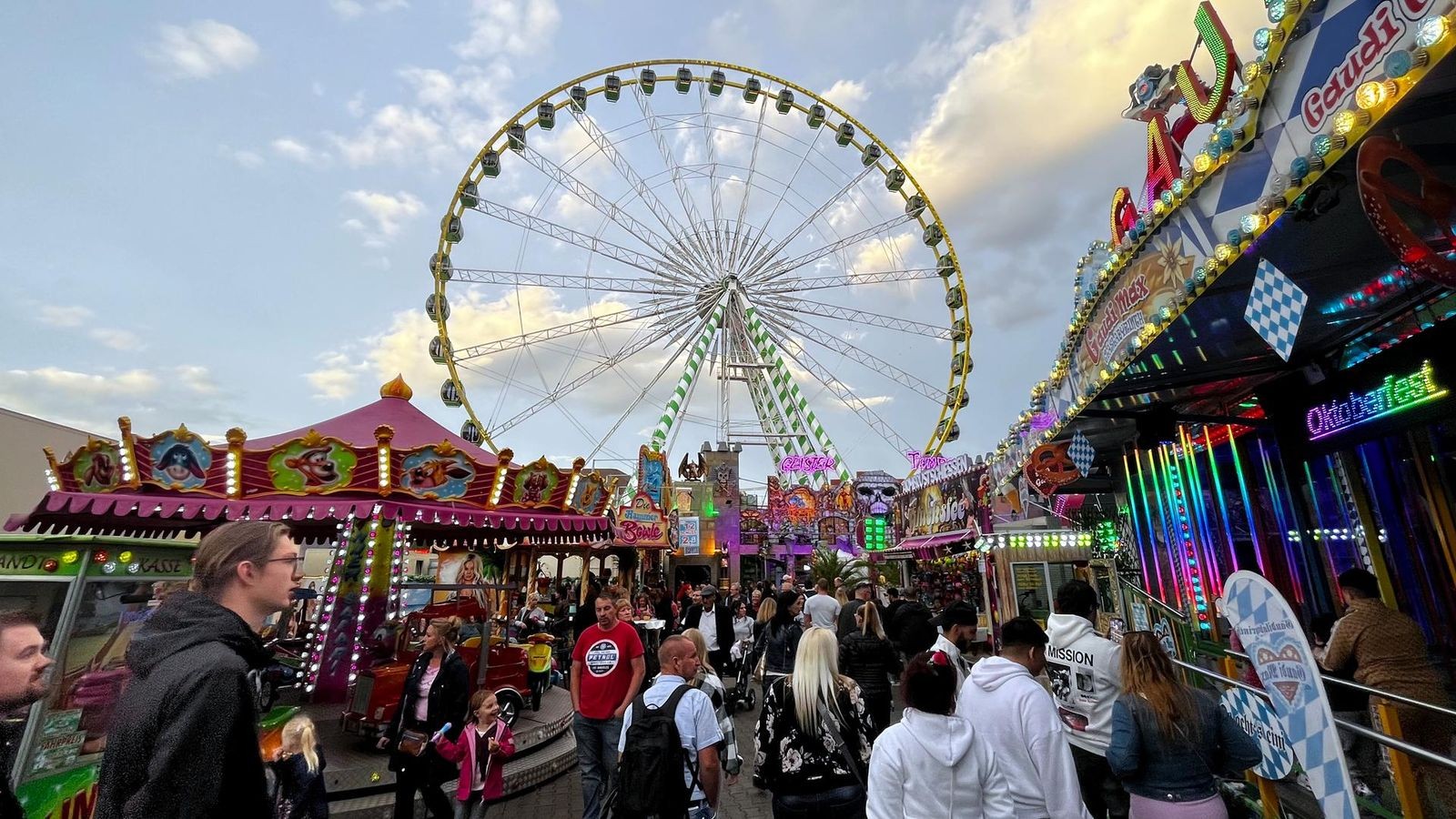 Alles-zum-Erfurter-Oktoberfest-2025-Attraktionen-Bands-Preise-ffnungszeiten-Familientage