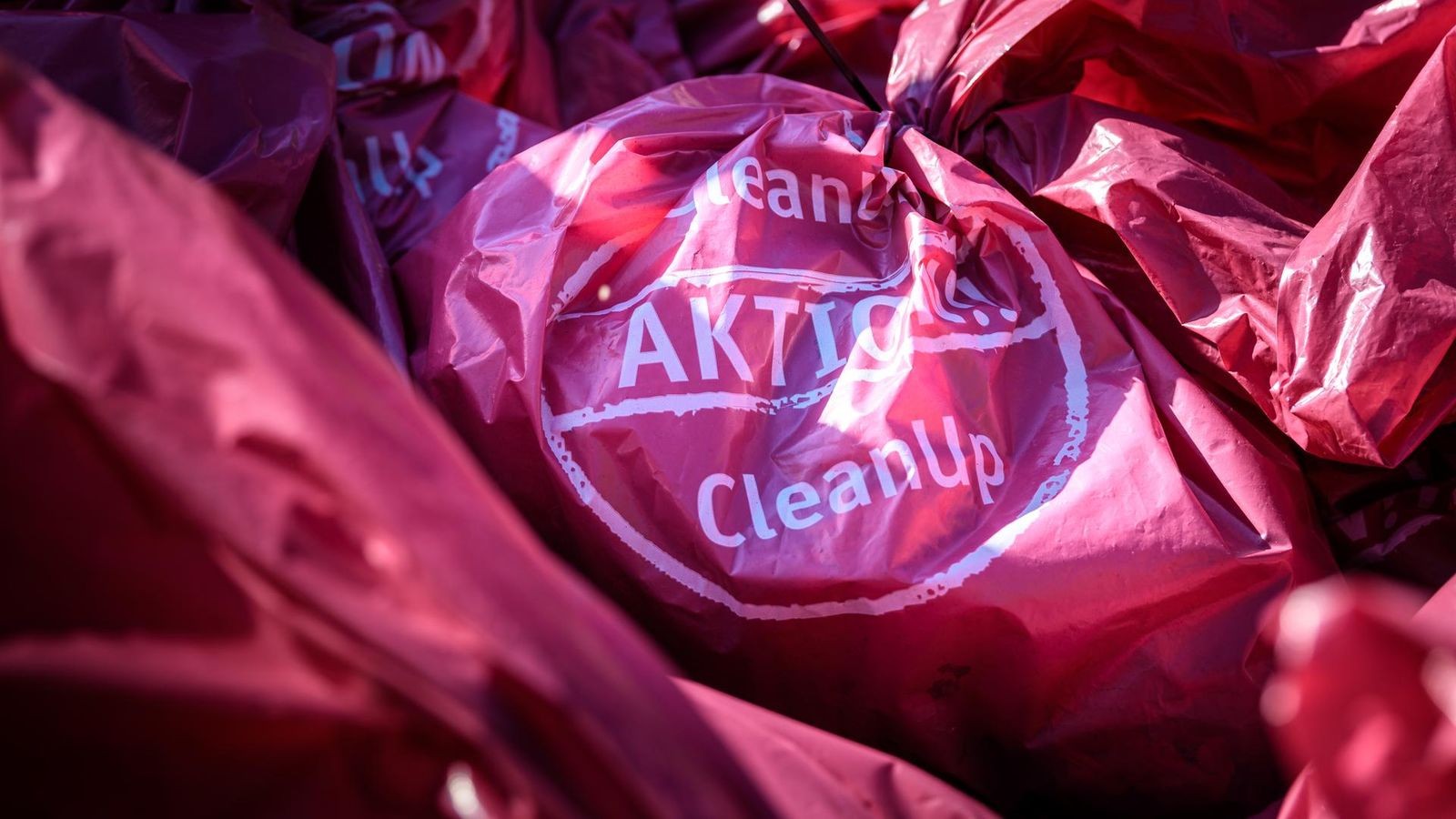 Gemeinsam-M-lheim-aufr-umen-Jeder-beim-Clean-Up-willkommen