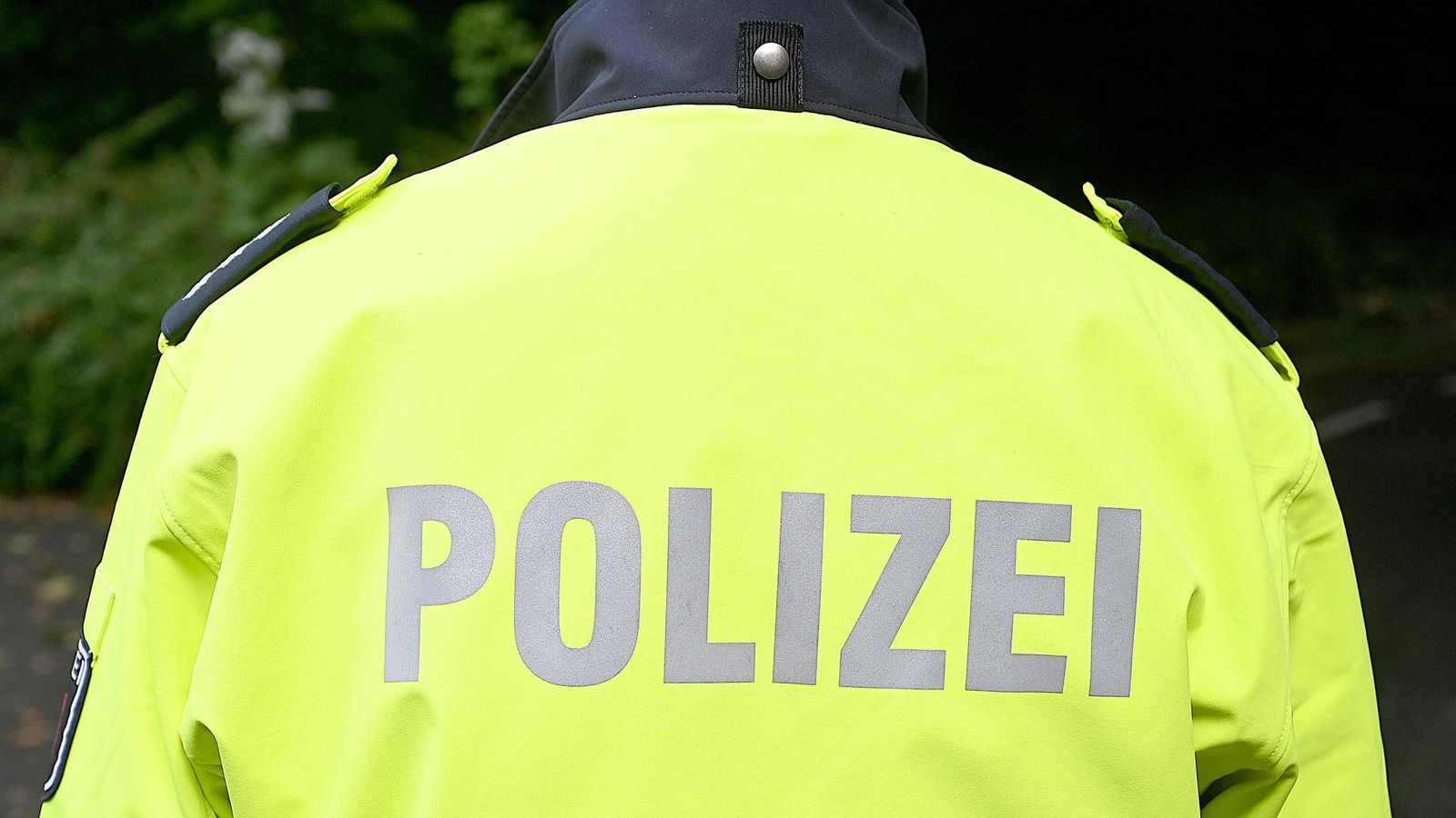 Mopedfahrer-verletzt-Unfallflucht-nach-Vorfahrtsversto-im-Kreis-Greiz