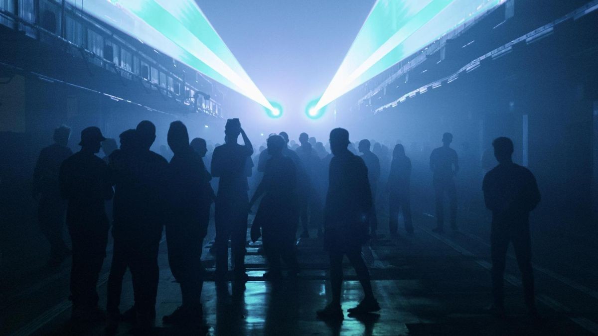 Techno schallte durch die Druckereihallen in Erfurt