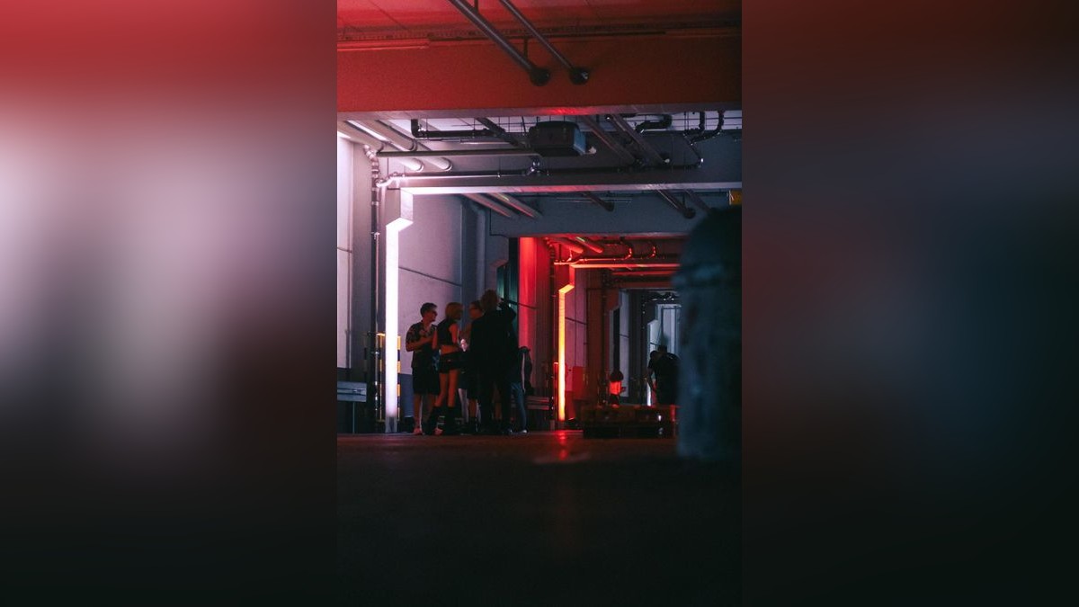 Techno schallte durch die Druckereihallen in Erfurt