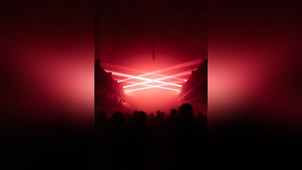Techno schallte durch die Druckereihallen in Erfurt
