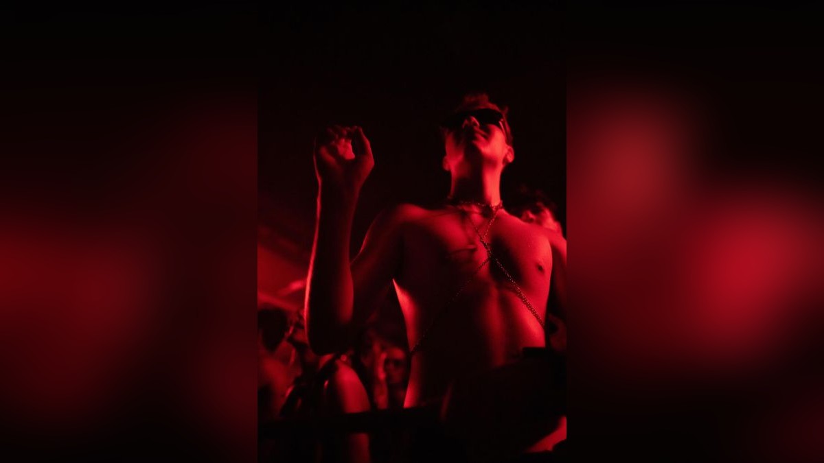 Techno schallte durch die Druckereihallen in Erfurt