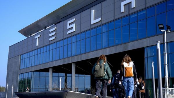 Teslas „Hausbesuche“: So können sich kranke Mitarbeiter wehren