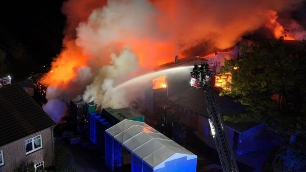 Großfeuer im Alten Land: Löscharbeiten abgeschlossen