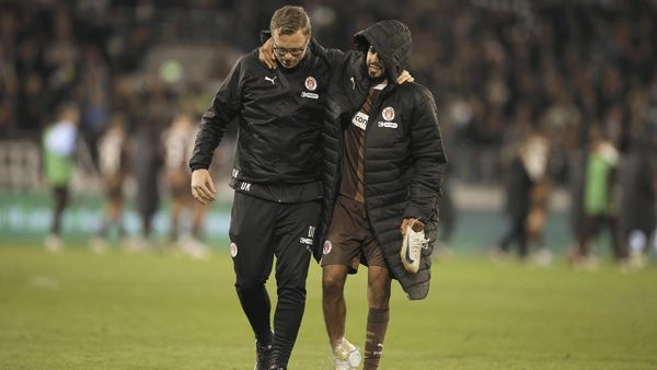 Schock für den FC St. Pauli: Elias Saad fällt lange aus
