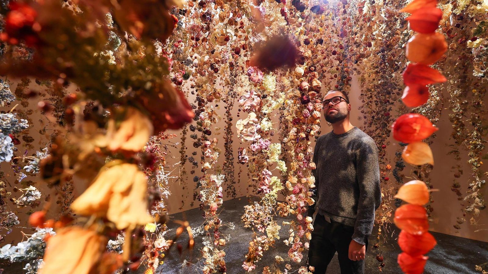 Lasst-Blumen-sprechen-Das-ist-die-Hamburger-Ausstellung-des-Jahres-