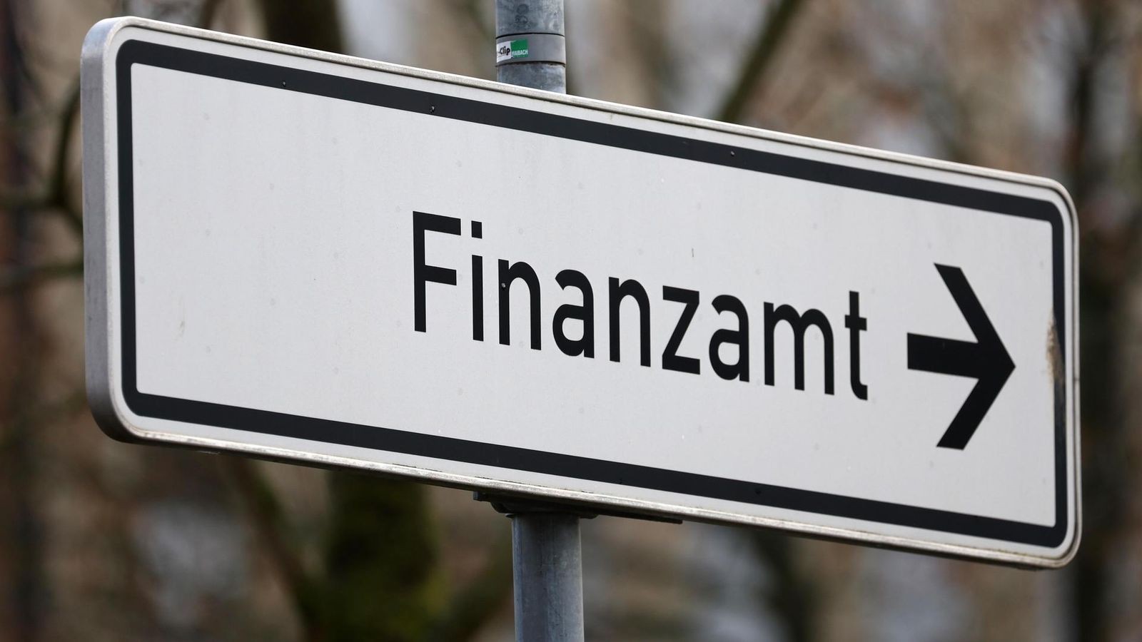 Warten-auf-Steuerbescheid-Finanzamt-Wolfenb-ttel-fast-bundesweites-Schlusslicht