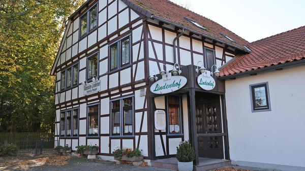 Traditionsreiches Dorfgasthaus in Wolfsburg öffnet nach Insolvenz wieder