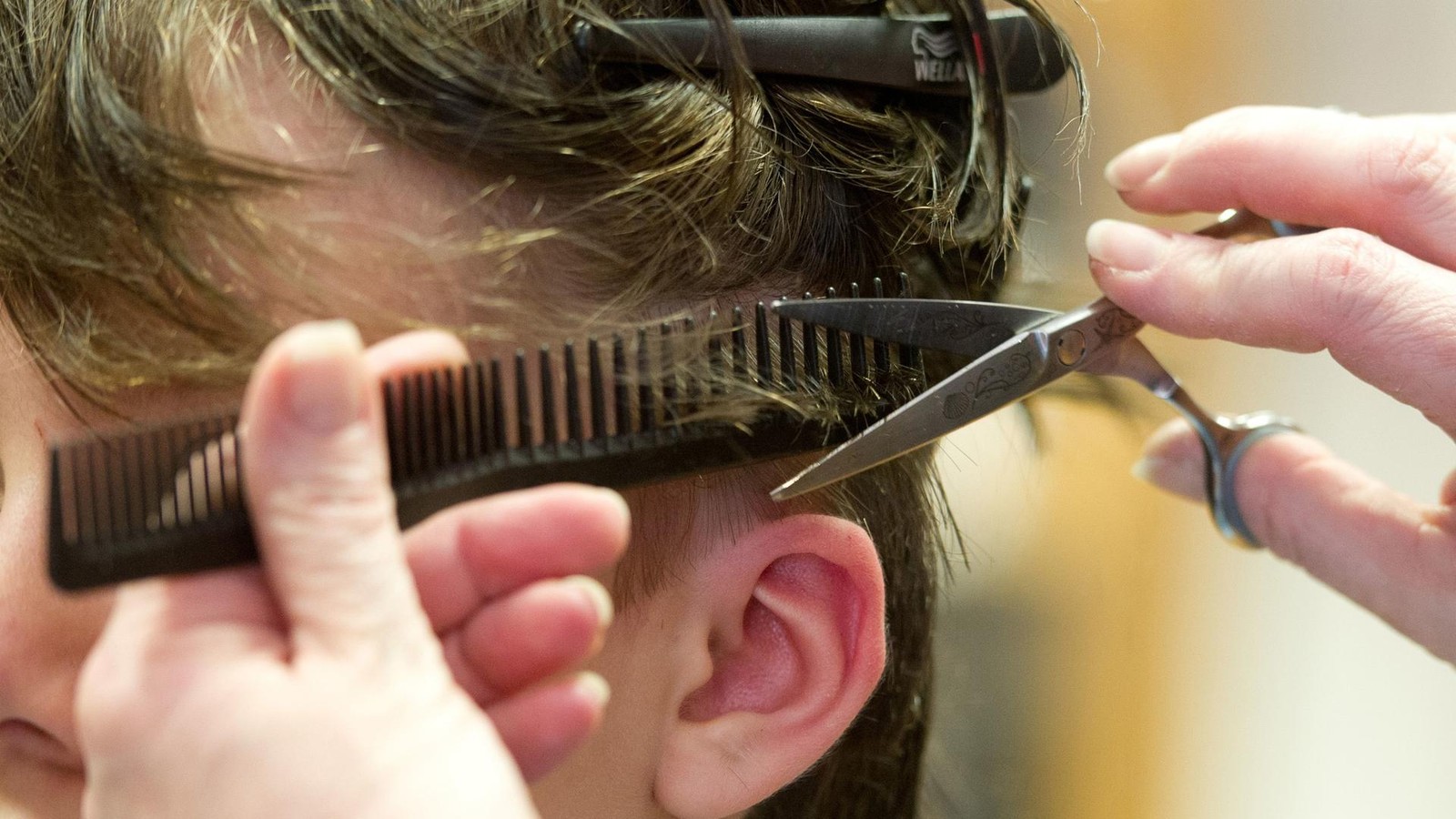 Warum-man-zwischen-den-Jahren-keine-Haare-und-N-gel-schneiden-sollte