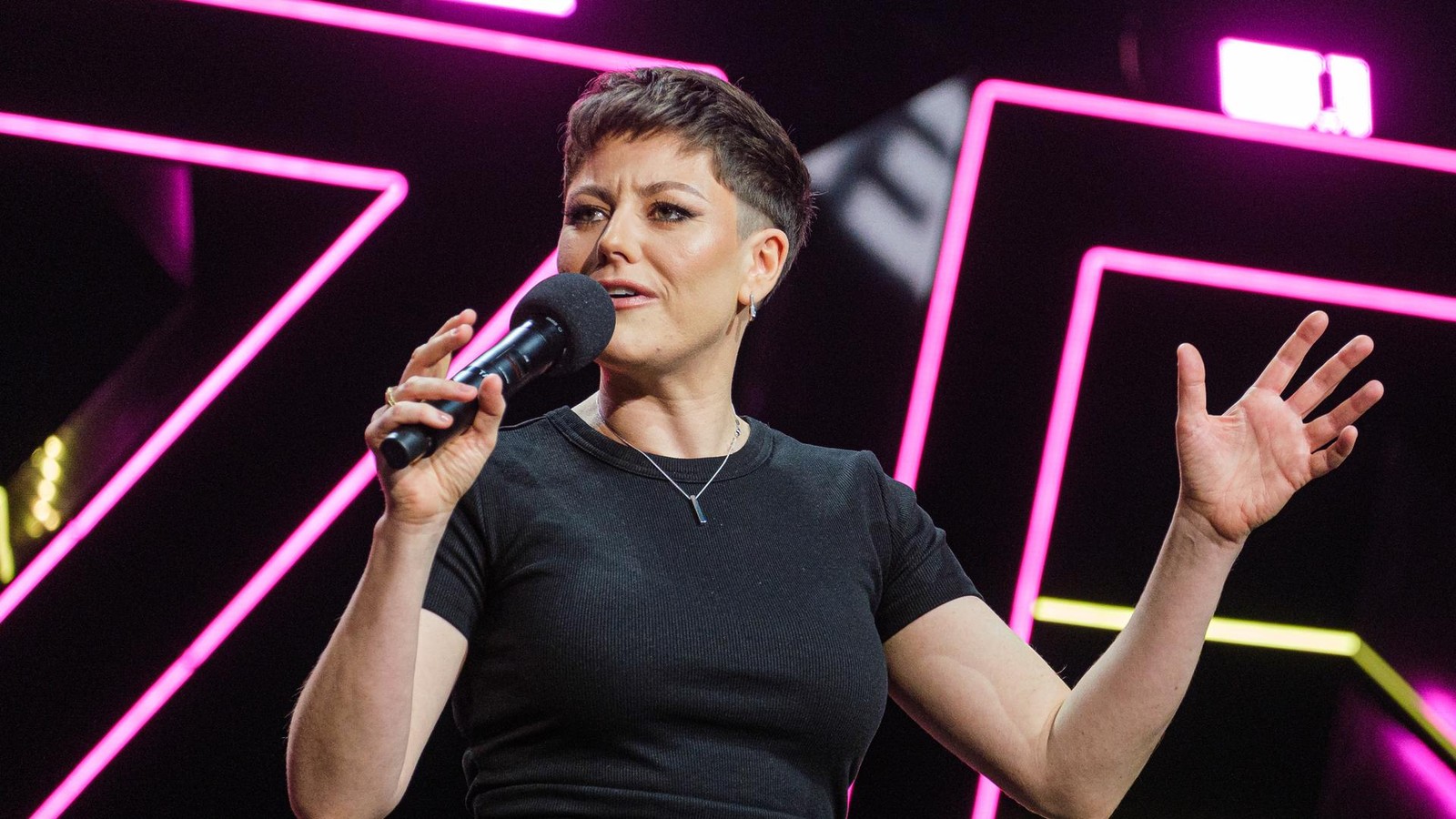 Tahnee-Diese-St-dte-beehrt-die-Komikerin-mit-ihrem-neuen-Programm