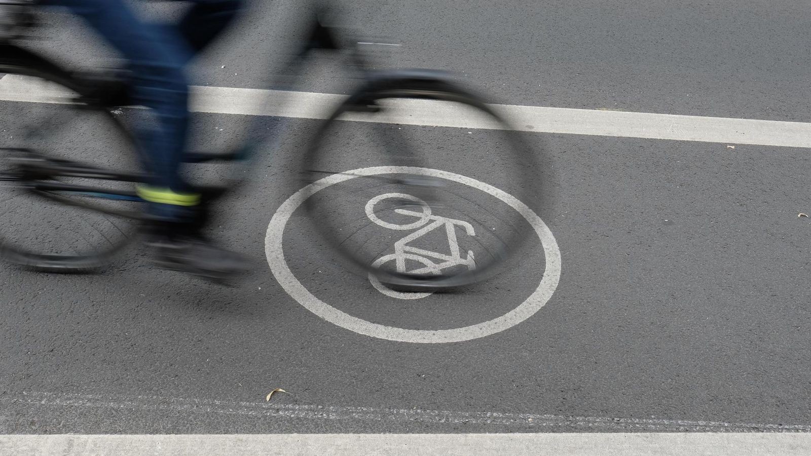 82-j-hrige-Radfahrerin-bei-Unfall-in-Peine-schwer-verletzt