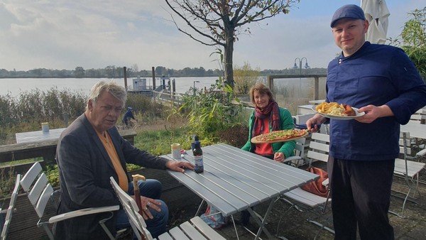 Lokal an der Elbe kocht für Schulen: Das kommt auf den Tisch