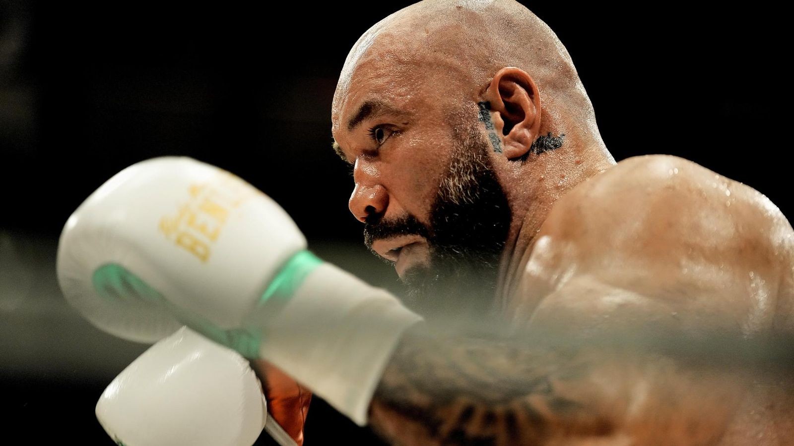 Patrick-Korte-boxt-in-Nigeria-Das-Abenteuer-beginnt-alles-im-Liveblog