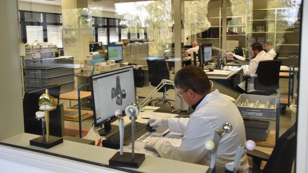 Medizintechnik-Riese Waldemar Link setzt auf Stärkung von Standort in Norderstedt