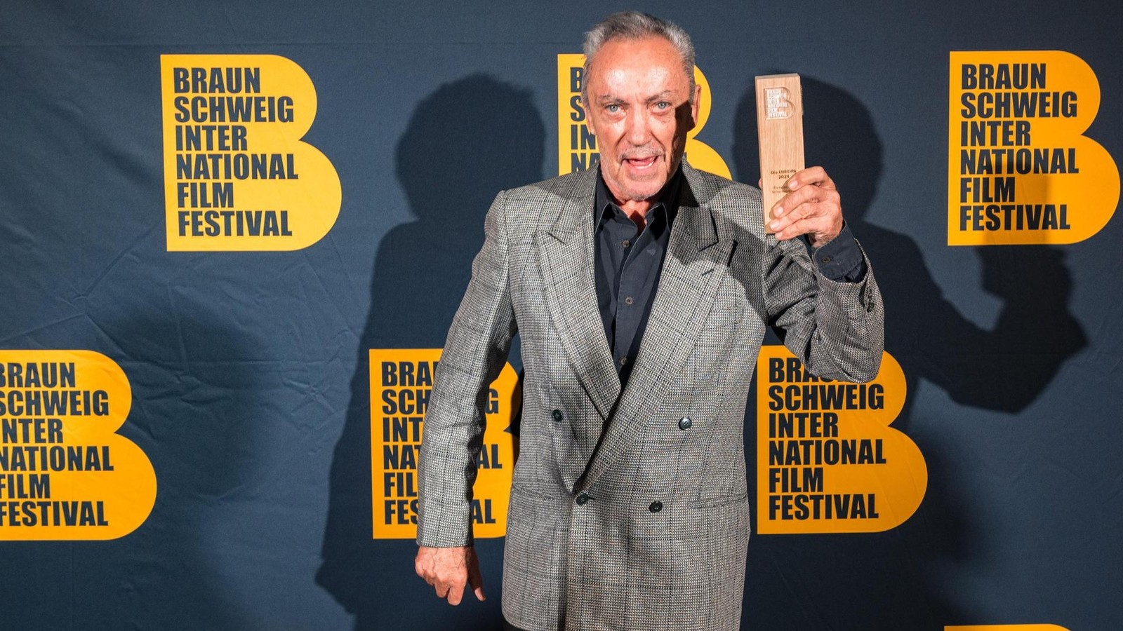 Udo-Kier-ist-tot-2024-gewann-er-den-Hauptpreis-des-Braunschweiger-Filmfestes