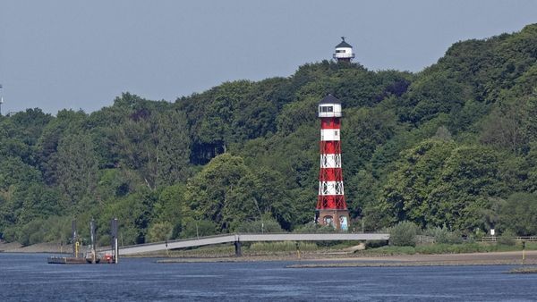 Leiche am Rissener Ufer aus der Elbe geborgen