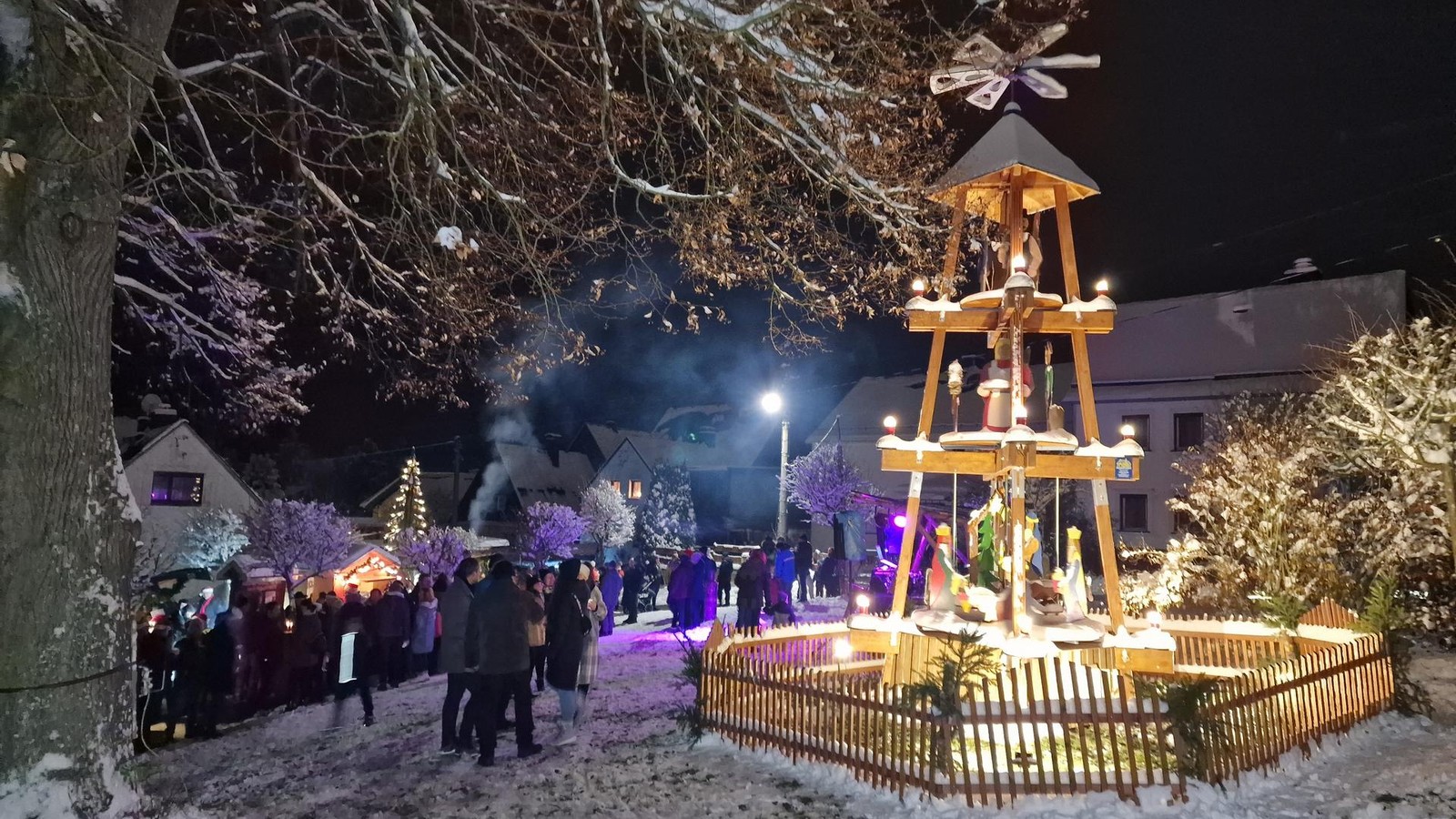 Romantik-und-Lichterglanz-10-Weihnachtsmarkt-Empfehlungen-f-r-den-2-Advent-im-Saale-Orla-Kreis