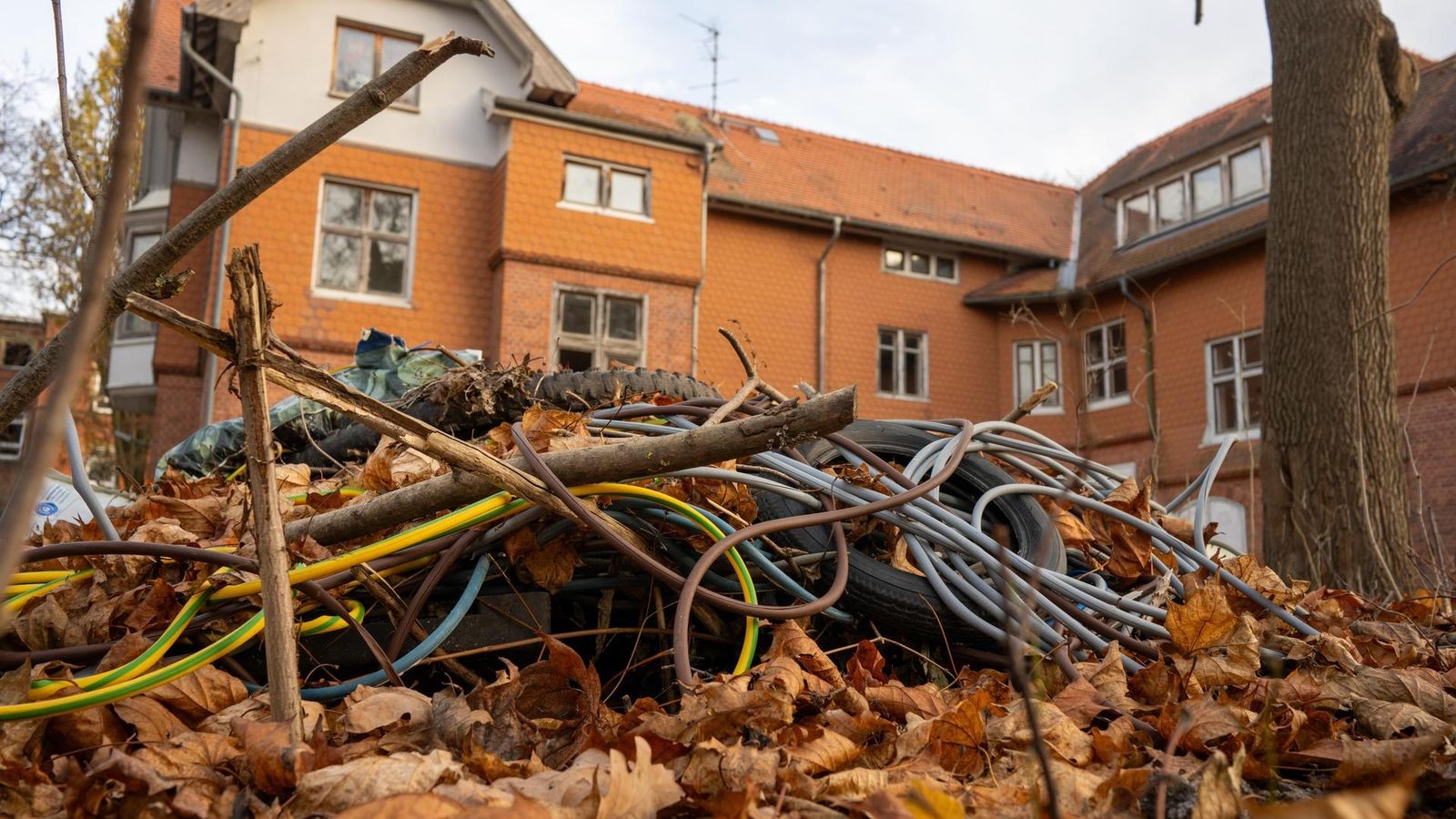 Polizei-vereitelt-Kupferdiebstahl-auf-Bahn-Baustelle-in-Altenburg