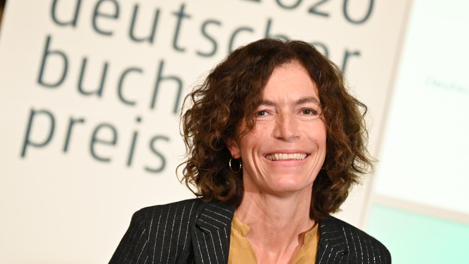 Intensiver-Austausch-Autorin-Anne-Weber-zu-Gast-in-Bottrop