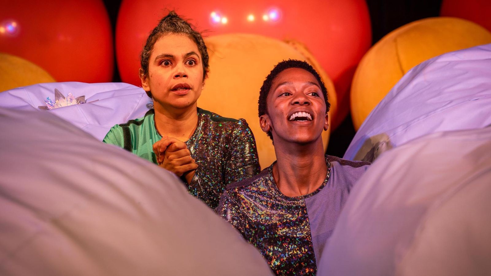 Theaterhaus-Jena-In-diesem-St-ck-d-rfen-Zuschauer-auf-die-B-hne-rennen