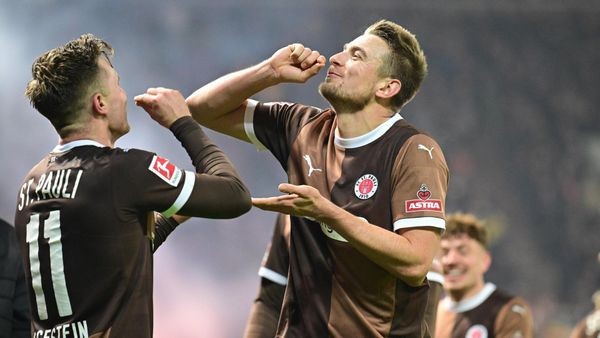 „Jetzt endlich die Klappe halten“: St. Pauli feiert die Erlösung