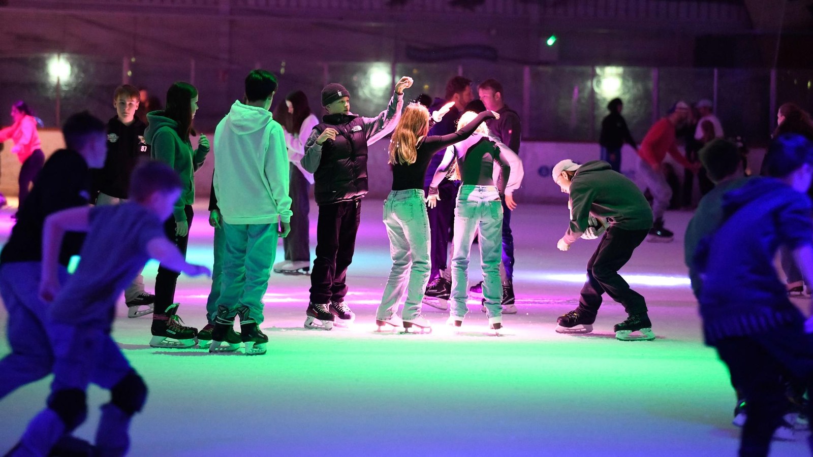 Moerser-Eishalle-Neue-Saison-startet-mit-diesen-Highlights