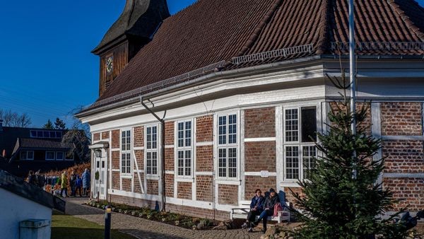 Zum Weihnachtsmarkt erstrahlt St. Salvatoris frisch renoviert