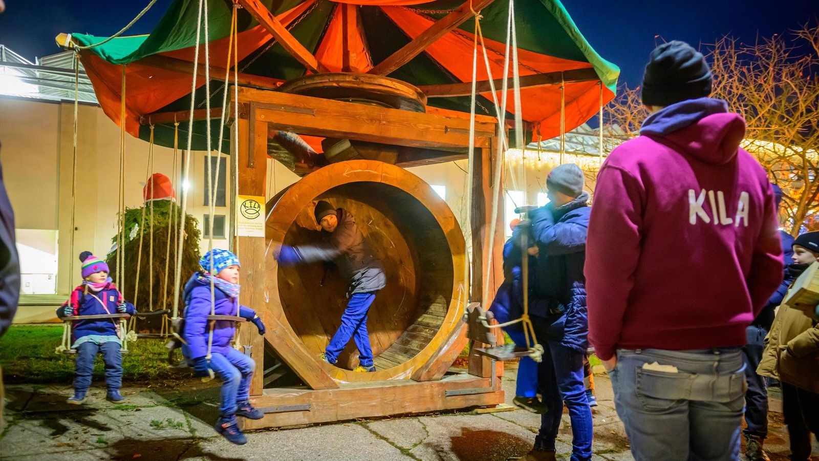Mistelzauber-und-Mutproben-Nordhausen-feiert-einen-besonderen-Weihnachtsmarkt-mit-Publikumsmagnet