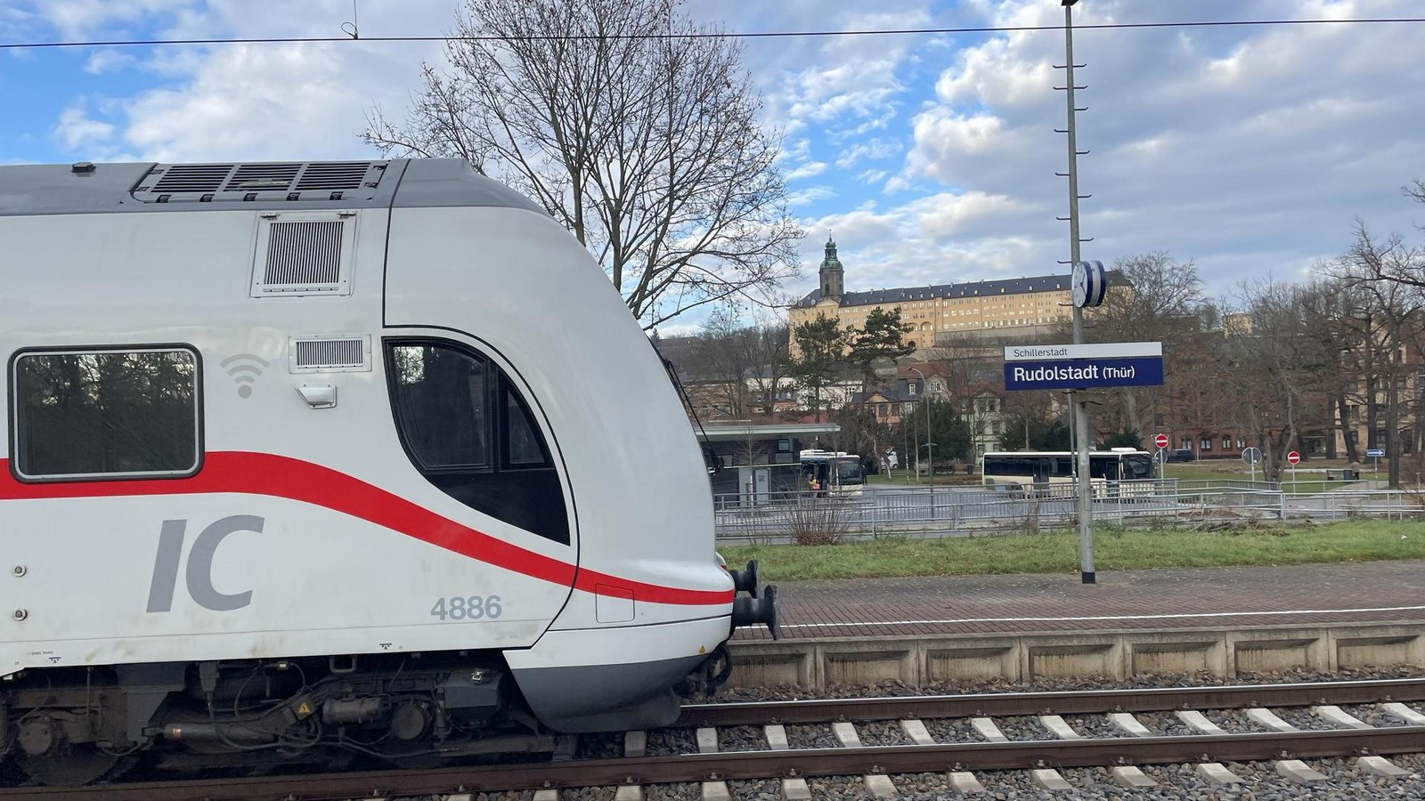 Die-Abendnachrichten-f-r-den-Kreis-Saalfeld-Rudolstadt-am-Freitag