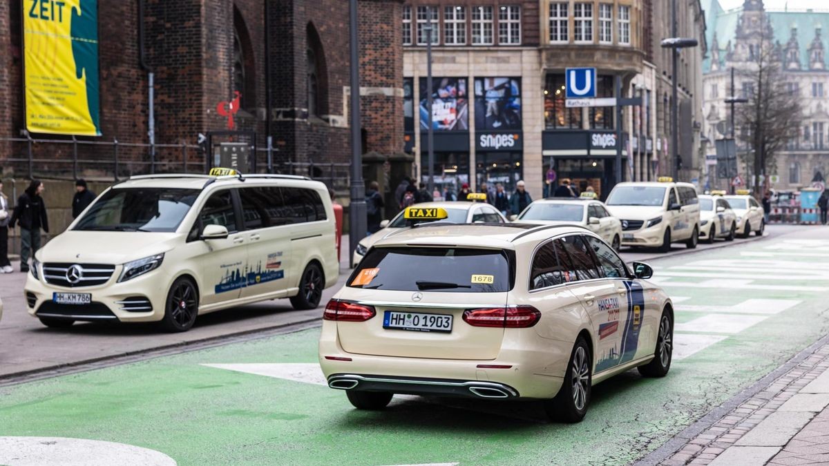 Hamburg am Morgen: Tesla-Taxis sorgen für schlechtes Image