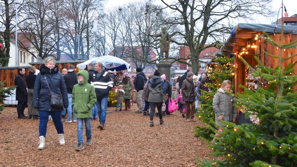 Angst vor Terror: Weihnachtsmarkt auf Schwimmbad-Parkplatz verlegt