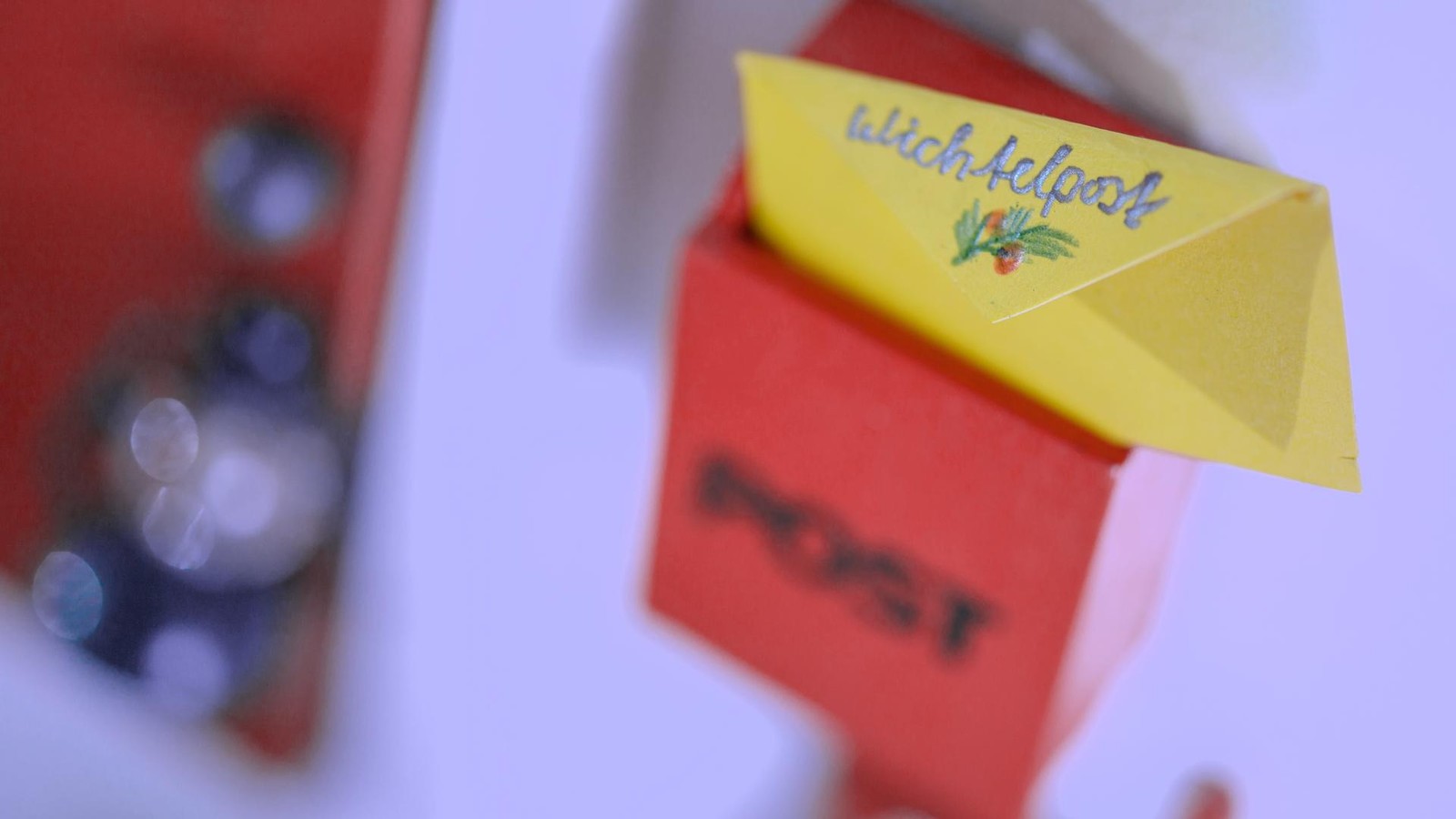 Adventskranz-und-Weihnachtswichtel-Der-Zauber-der-Adventszeit-beginnt