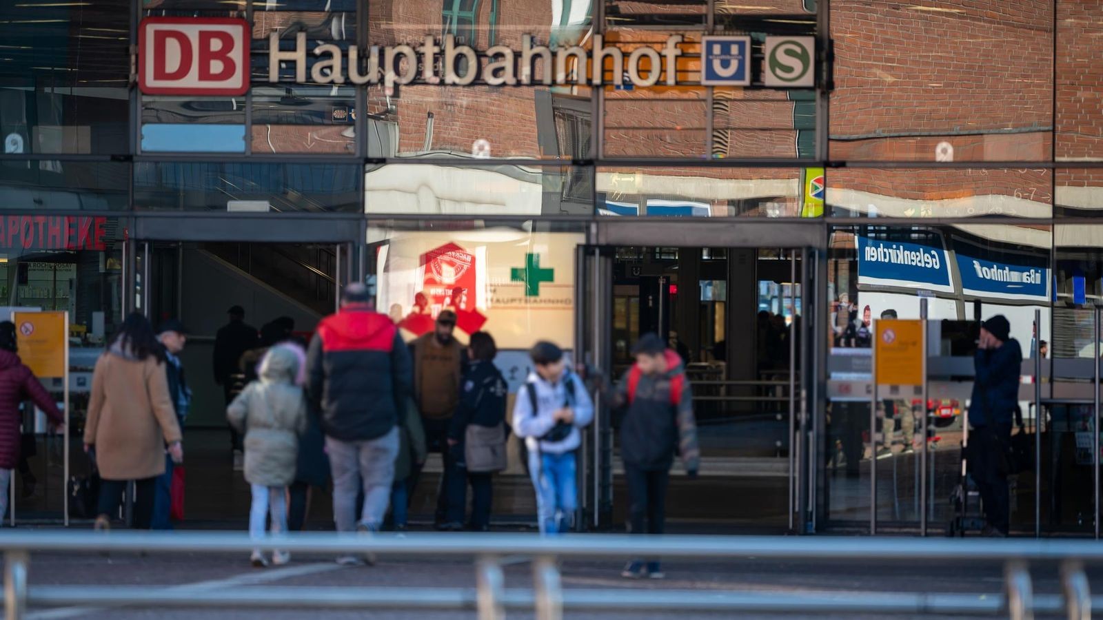 Ende-des-Reisezentrums-L-sung-sorgt-f-r-nahtlosen-bergang