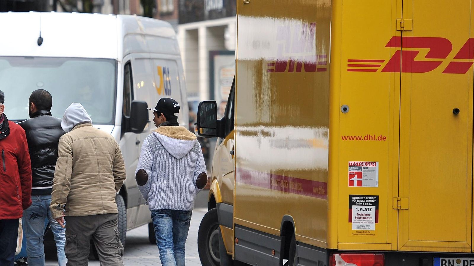 Autos-in-der-City-Helfen-Poller-gegen-illegales-Befahren-