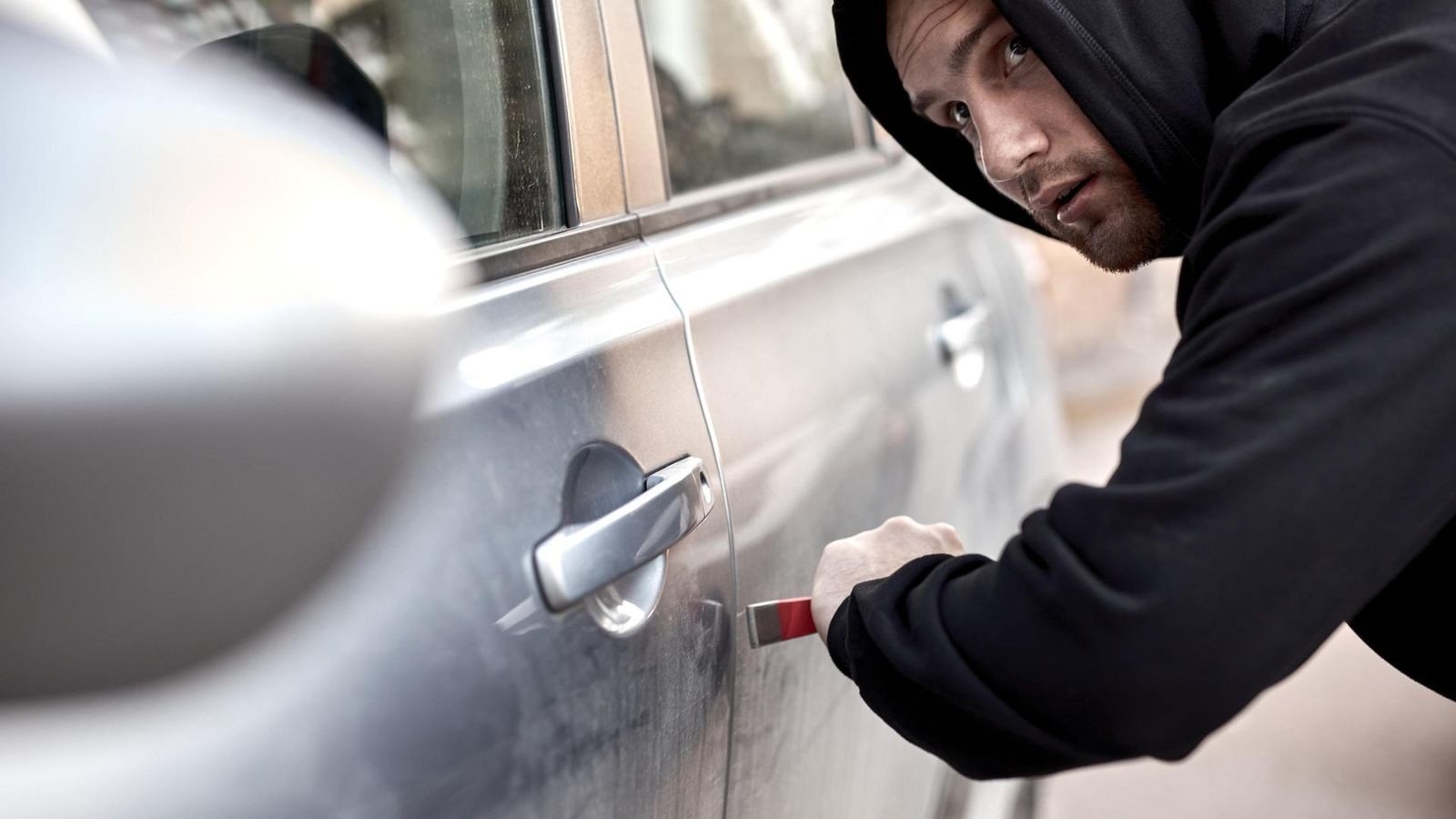 Attendorn-Luxusauto-im-Wert-von-100-000-Euro-gestohlen