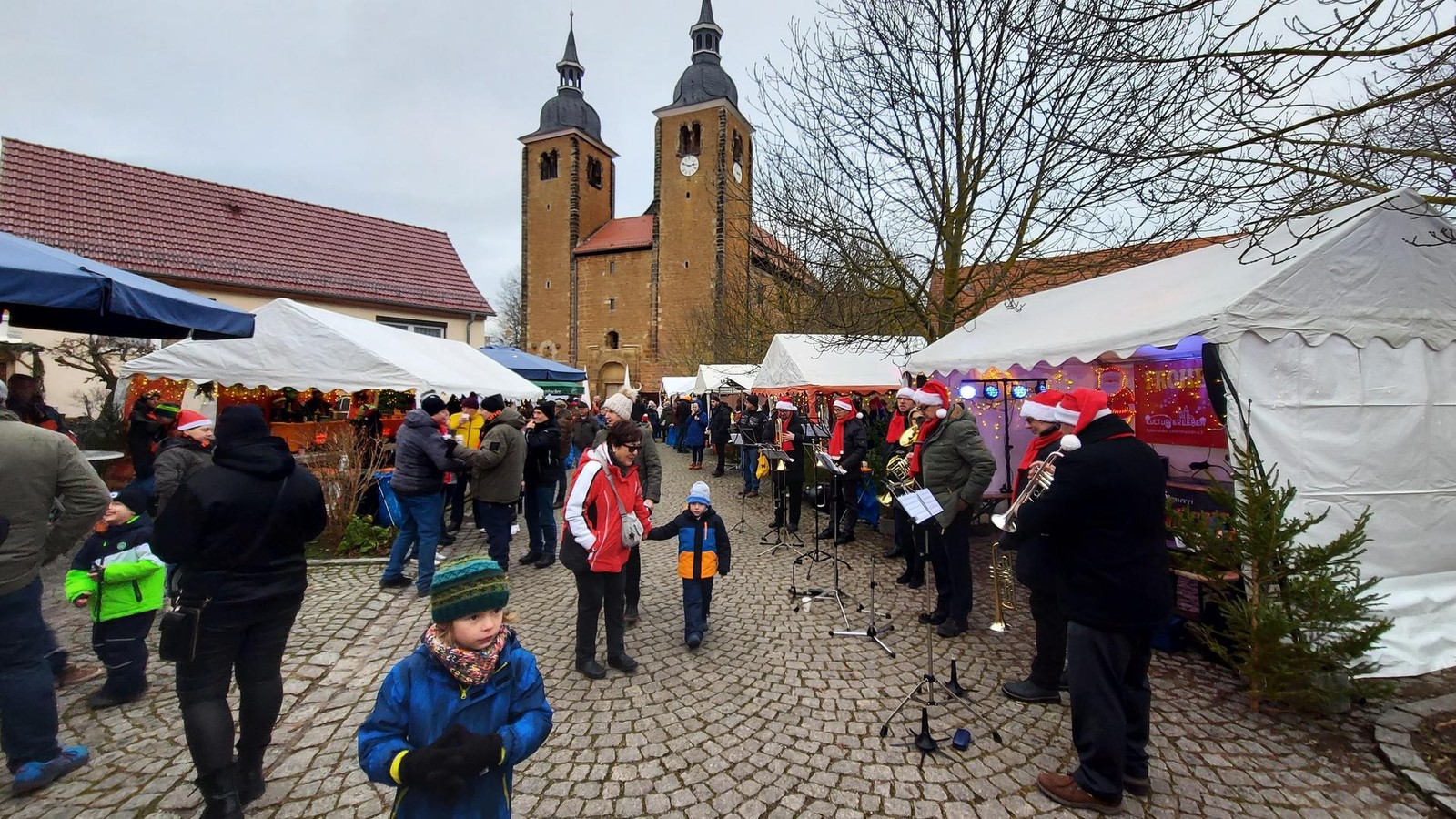 Ichtershausen-bittet-zur-Klosterweihnacht