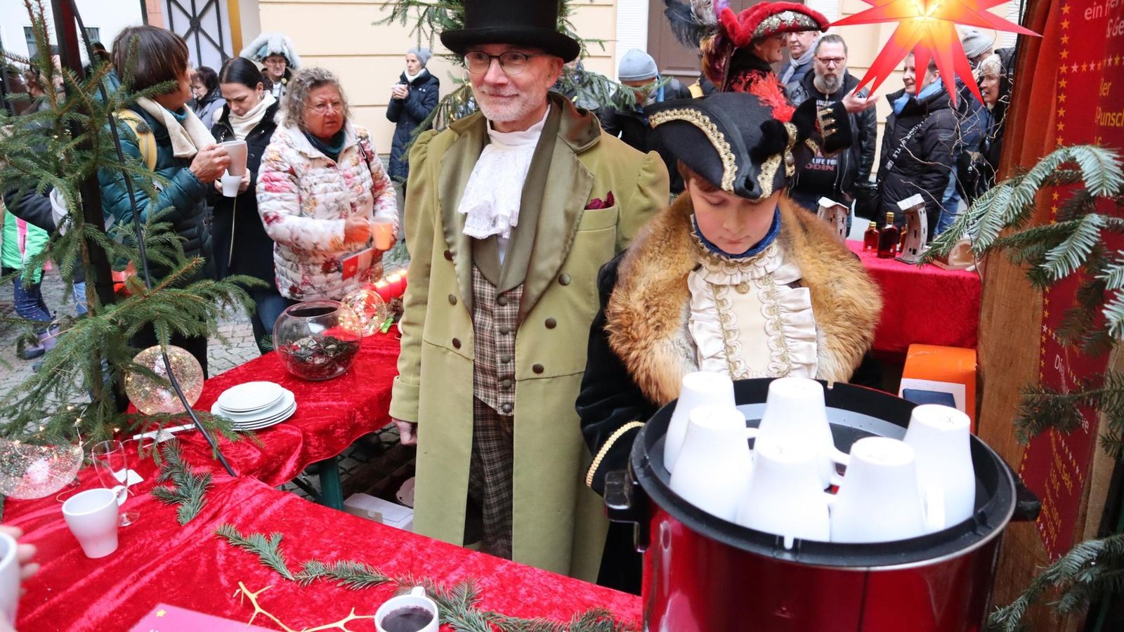 Feiern-wie-einst-die-F-rsten-in-Greiz-mit-Austern-Hei-em-Bischof-und-h-fischen-Br-uchen