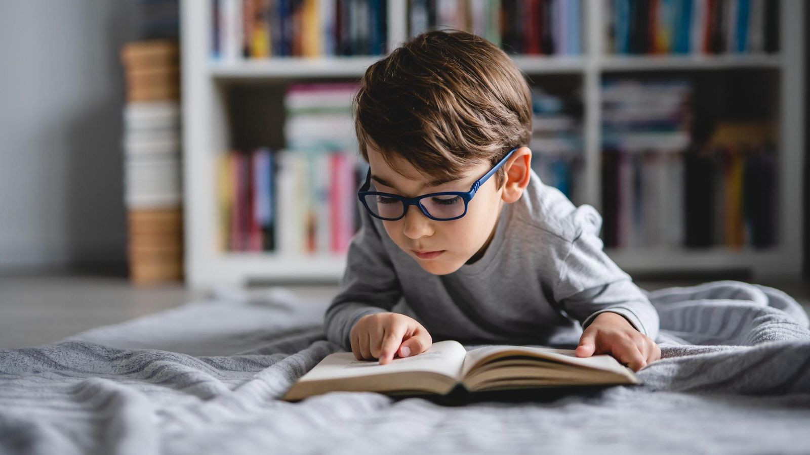 Welche-B-cher-schenken-wir-unserem-lesefaulen-Kind-zu-Weihnachten-