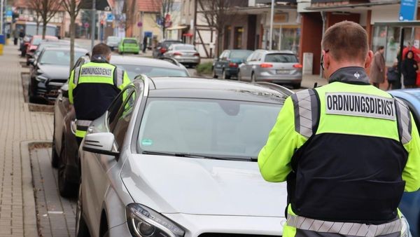 Parksünder aufspüren im Kreis Peine – in dieser Gemeinde fliegen deshalb die Fetzen