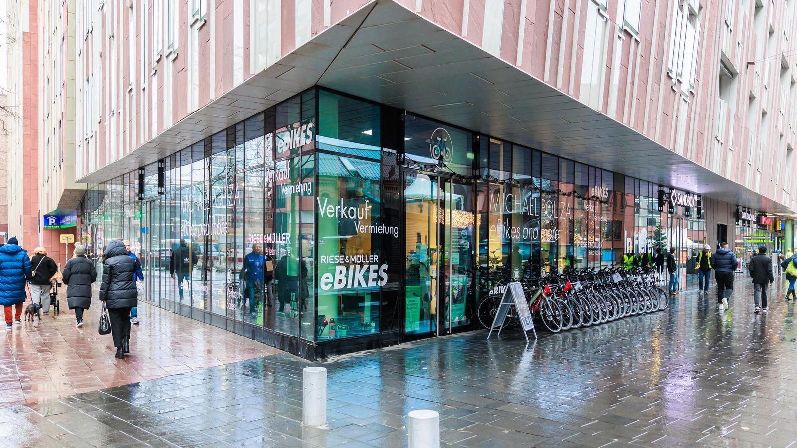 Starfotograf-verkauft-Fahrradladen-in-der-HafenCity-die-Pl-ne