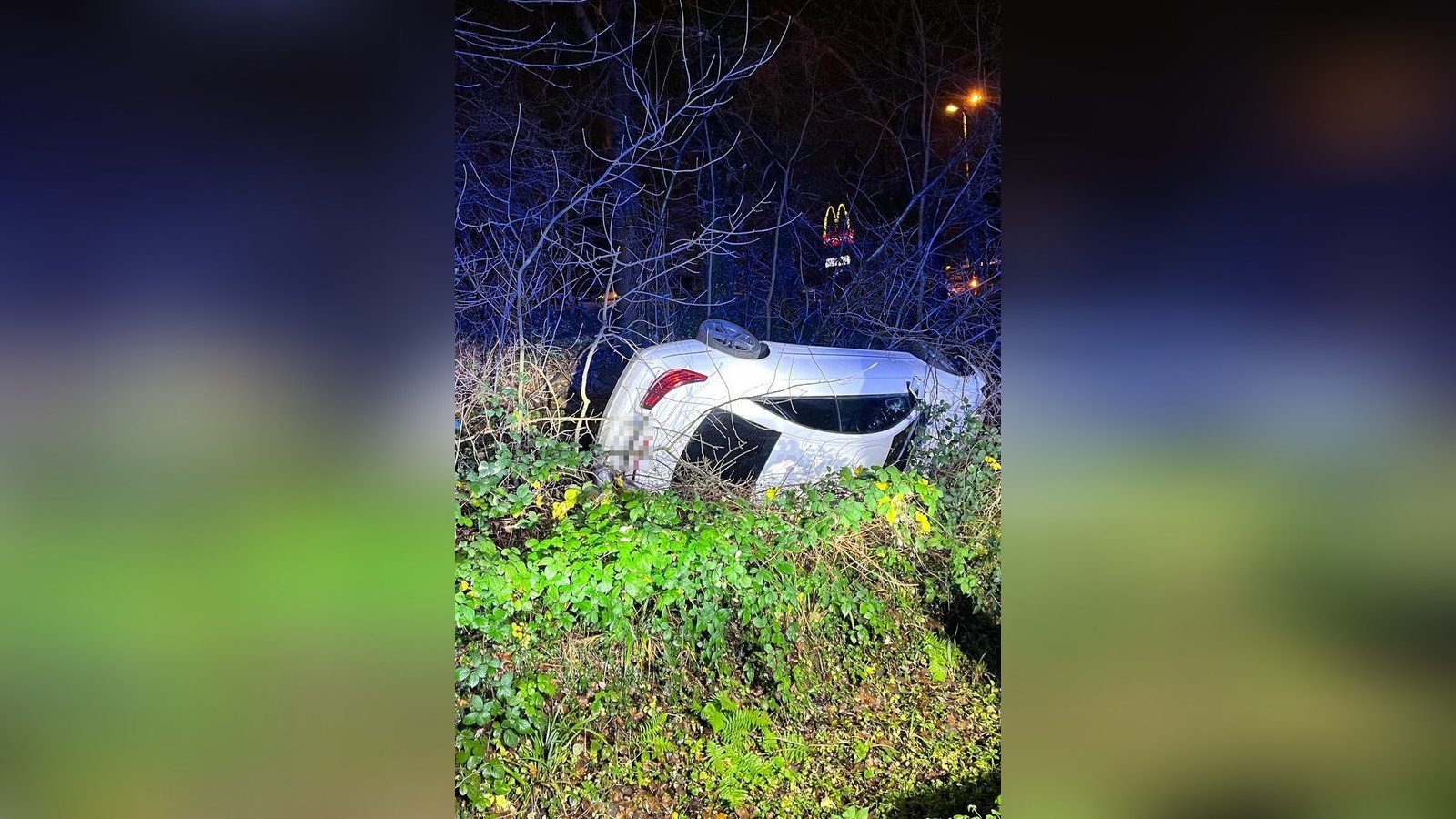 18-J-hriger-rast-durch-Herne-Auto-landet-in-B-schung