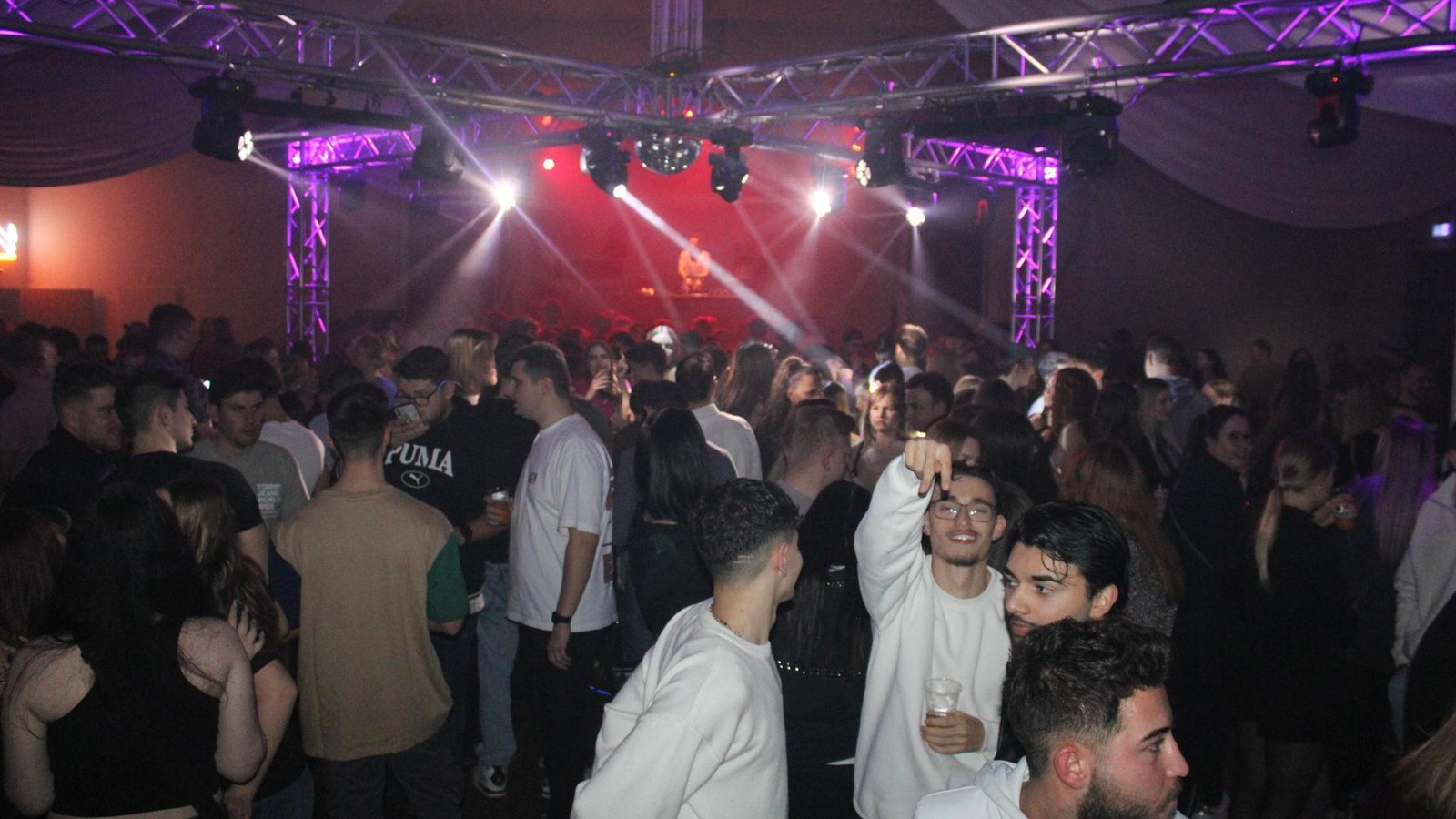 Partylution-Zum-Ausklang-dreht-Weihnachten-in-Gifhorn-noch-mal-richtig-auf