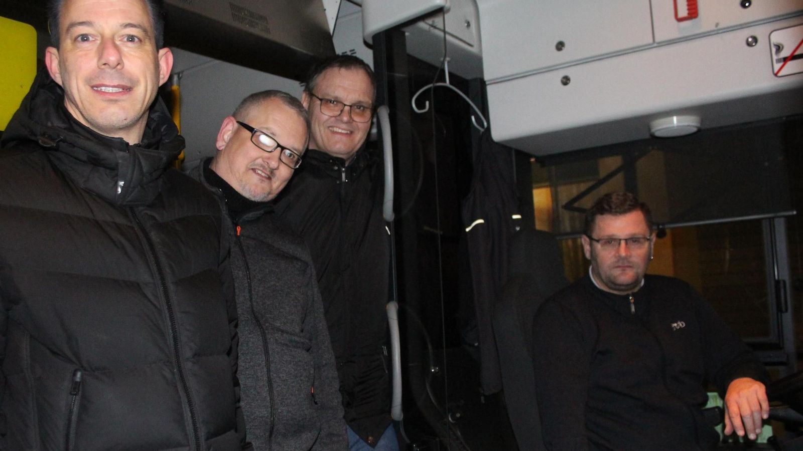 Dank-an-Fahrer-von-Bussen-und-Bahnen-in-Gera-in-der-letzten-Nacht-des-Jahres